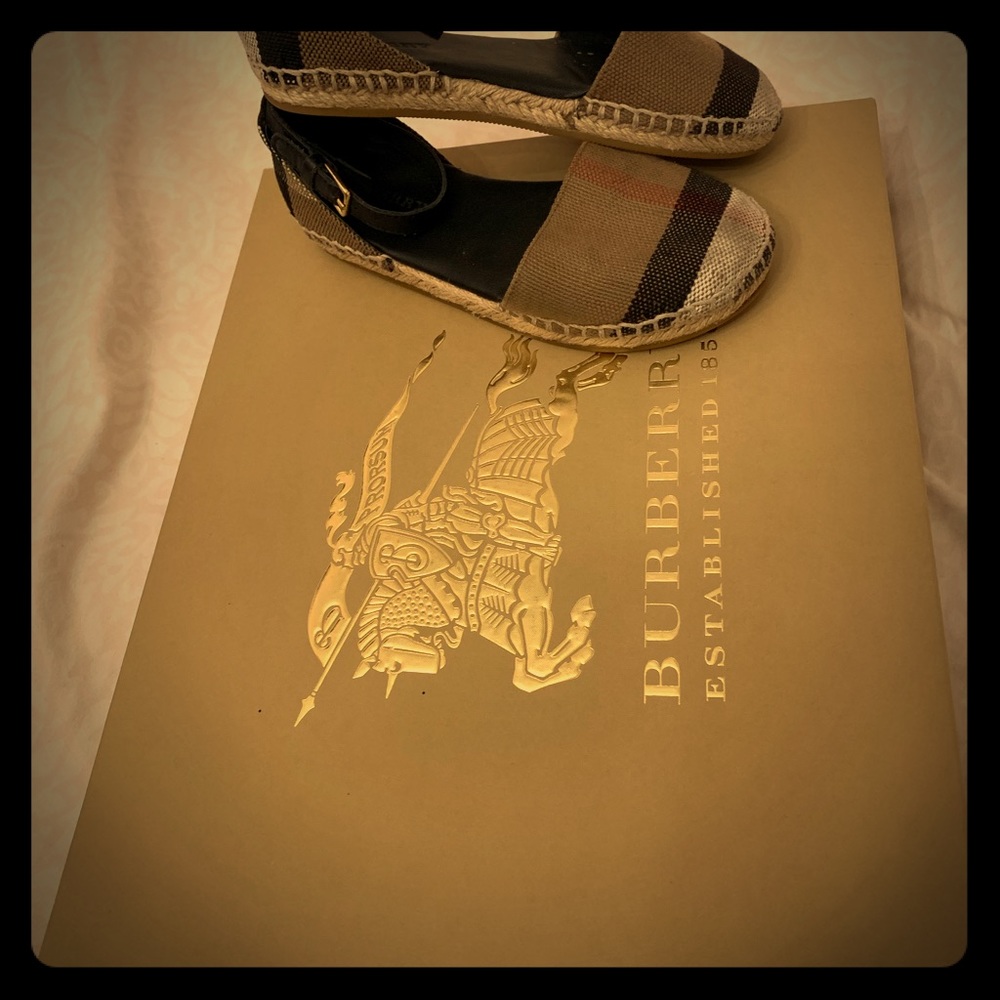 Burberry Girls shoes